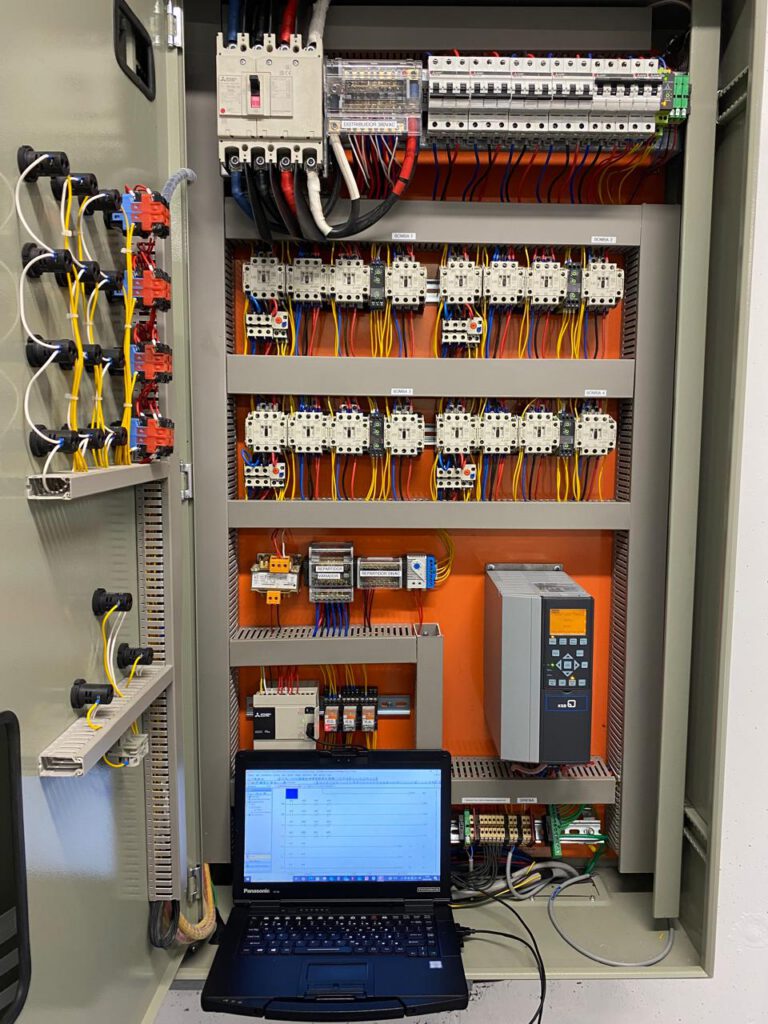 SERVICIOS Programación y control de tableros eléctricos industriales